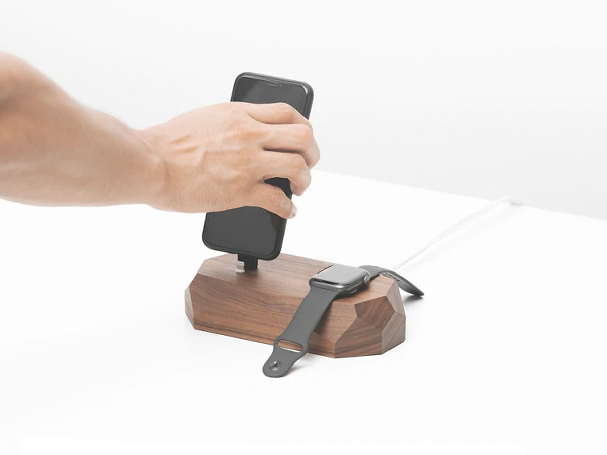 Oakywood Combo Dock Walnut - Houten USB-C & Apple Watch Dock