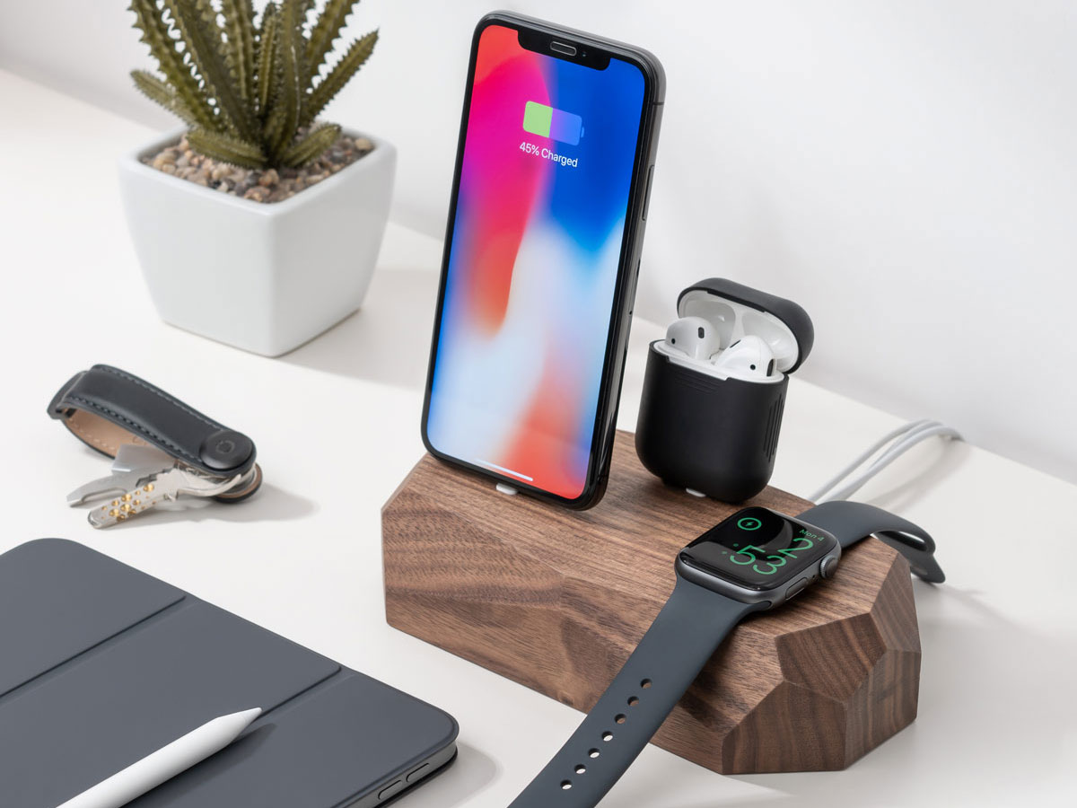 Oakywood Triple Dock Walnut - Houten USB-C & Apple Watch Dock