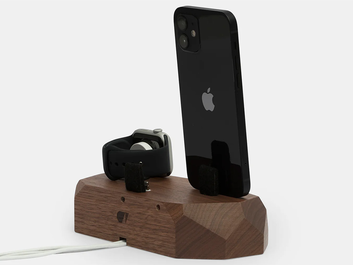 Oakywood Triple Dock Walnut - Houten USB-C & Apple Watch Dock