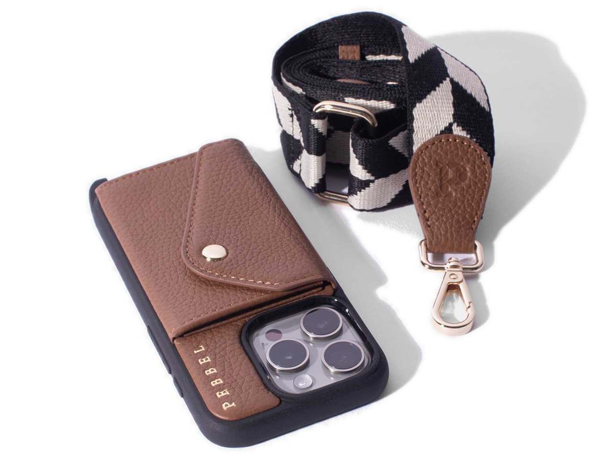 Pebbel Crossbody Case met Jessie Koord - iPhone 14 Plus Hoesje Leer Cognac