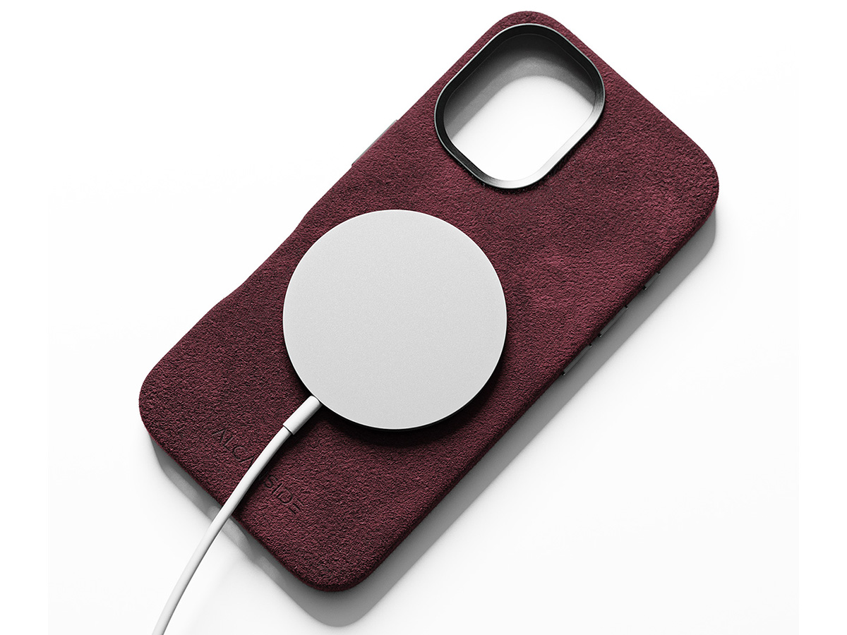 Alcanside Alcantara MagSafe Case Wine Red - iPhone 16 hoesje