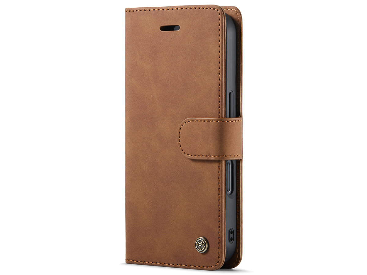 CaseMania 2in1 Magnetic Bookcase Cognac - iPhone 16 Hoesje