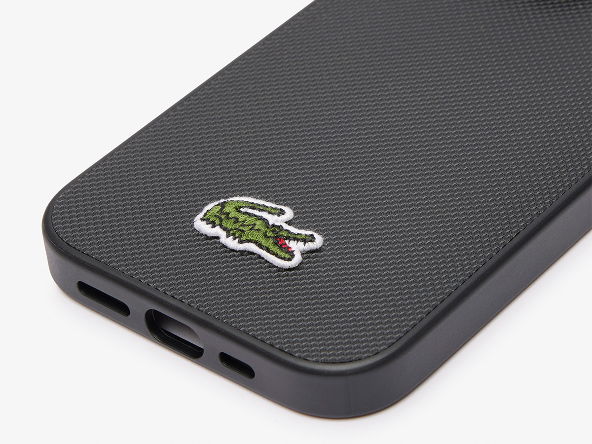 Lacoste Petit Piqué MagSafe Case Zwart - iPhone 16 hoesje