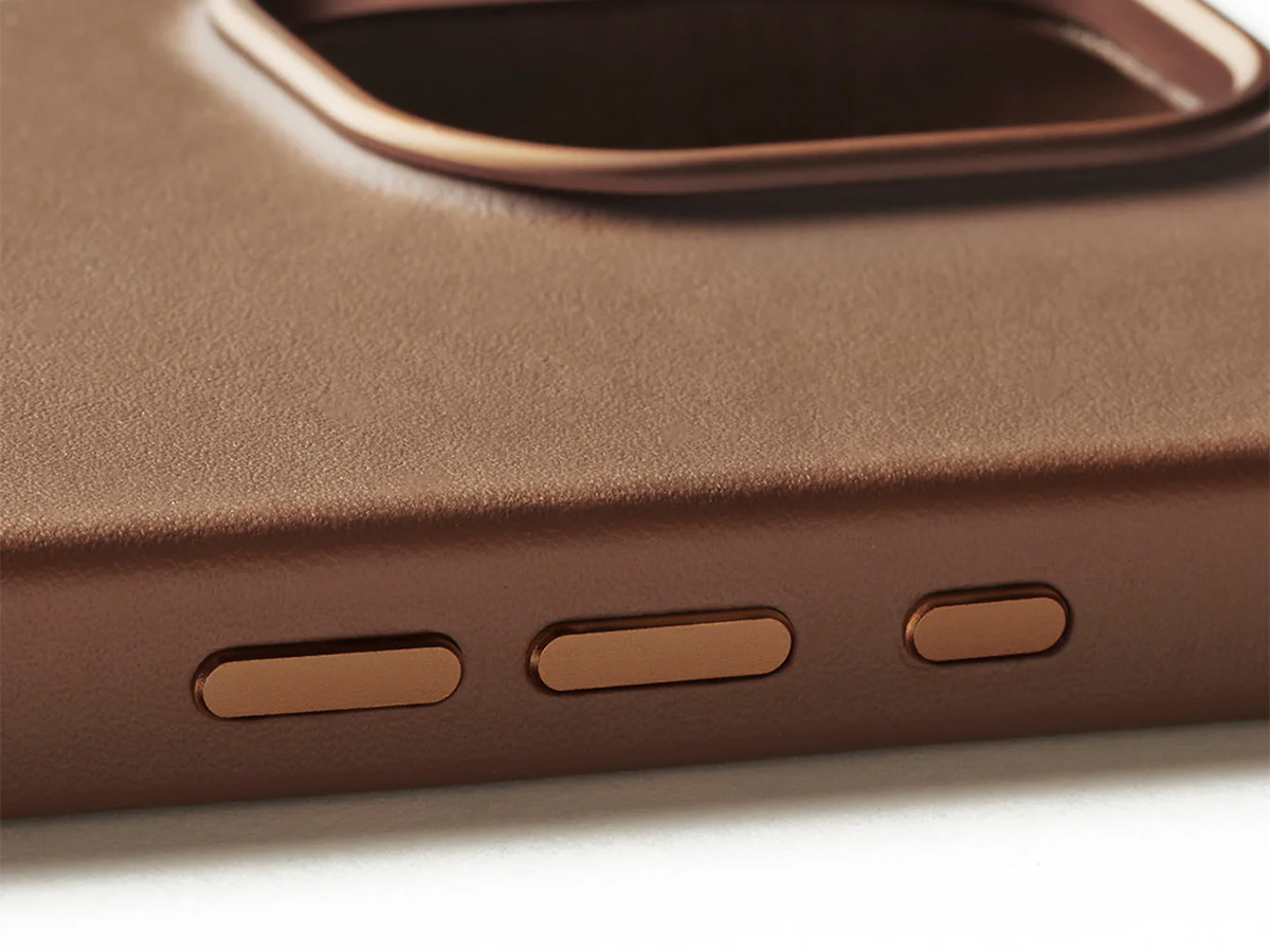 Mujjo Full Leather MagSafe Case Dark Tan - iPhone 16 Hoesje Leer