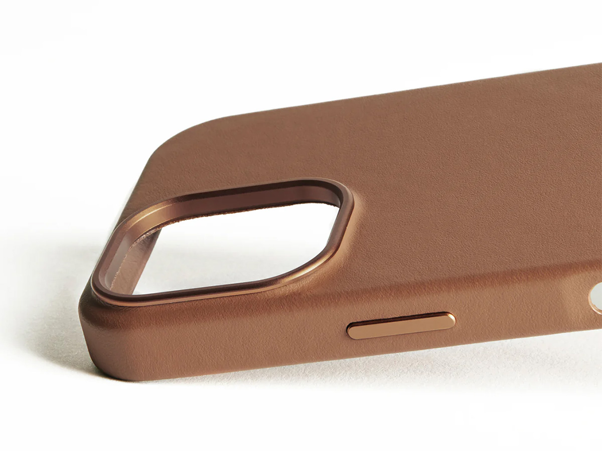 Mujjo Full Leather MagSafe Case Dark Tan - iPhone 16 Hoesje Leer