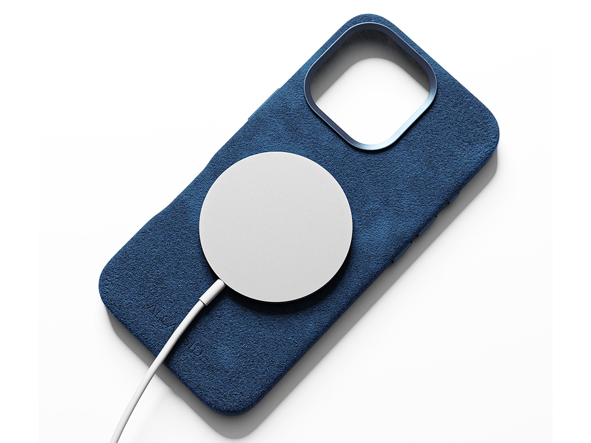 Alcanside Alcantara MagSafe Case Blauw - iPhone 16 Pro hoesje