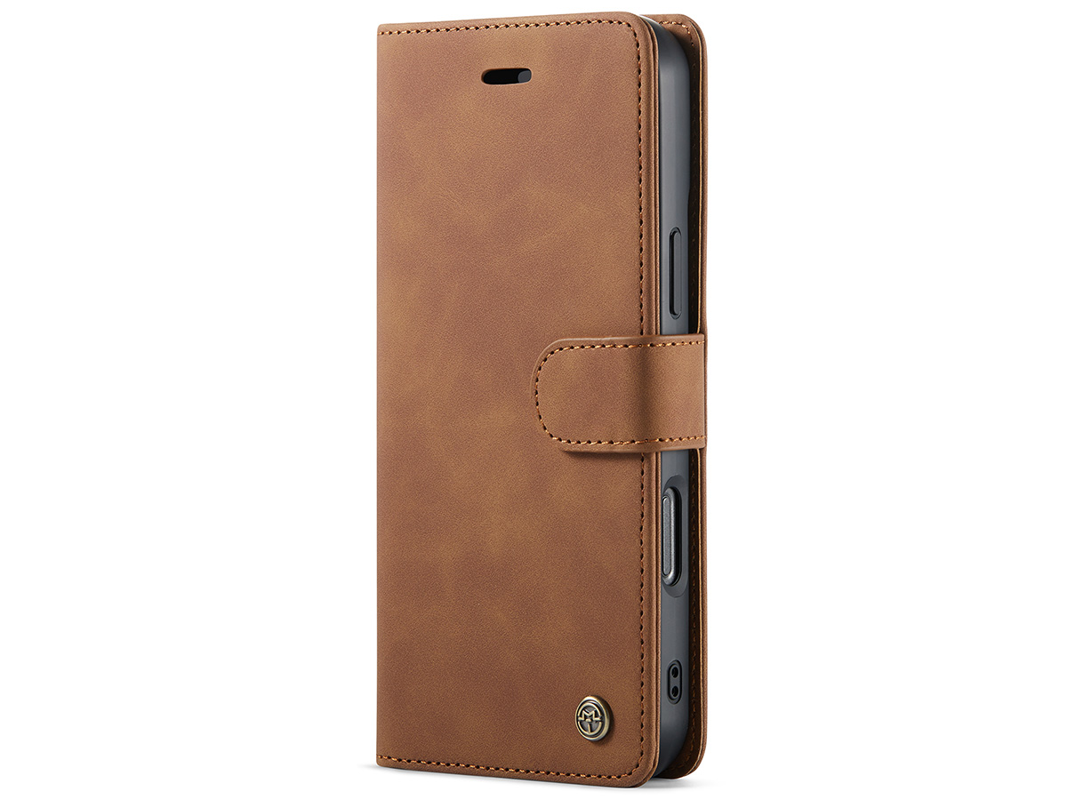 CaseMania 2in1 Magnetic Bookcase Cognac - iPhone 16 Pro Hoesje