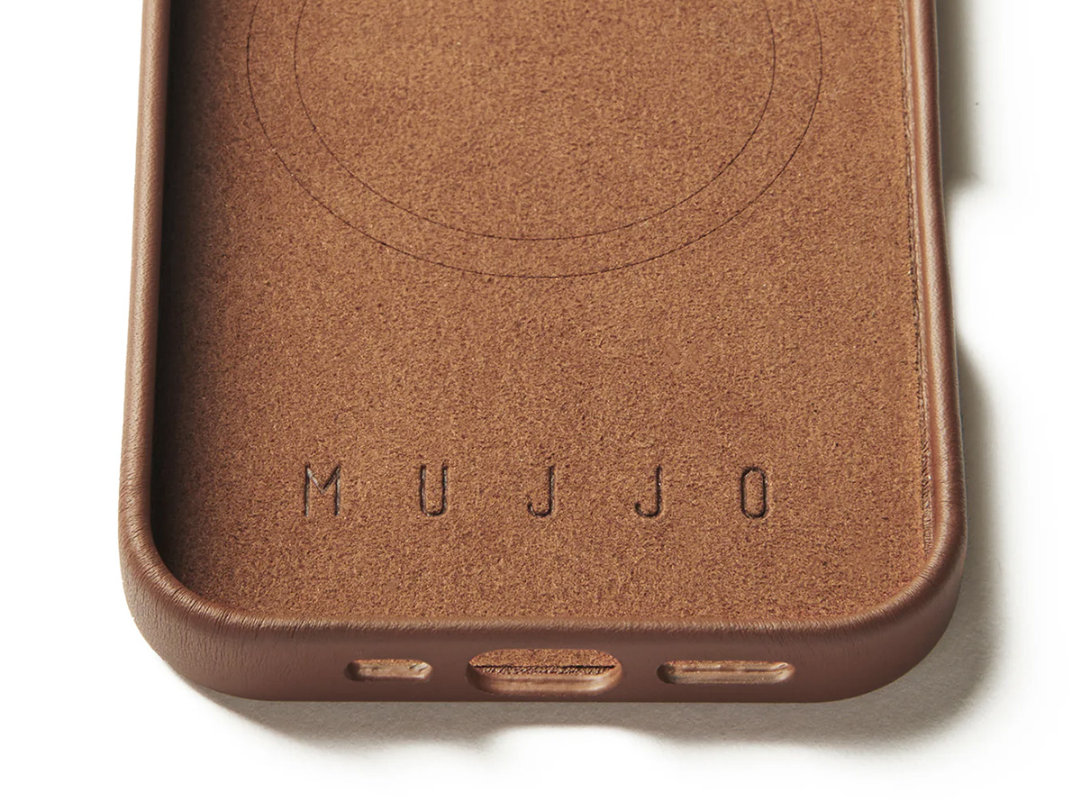 Mujjo Full Leather MagSafe Case Dark Tan - iPhone 16 Pro Hoesje Leer