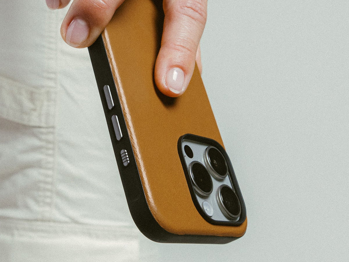 Nomad Modern Leather Case Cognac - iPhone 16 Pro hoesje