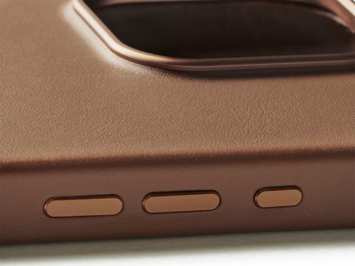 Mujjo Full Leather MagSafe Case Dark Tan - iPhone 16 Pro Max Hoesje Leer