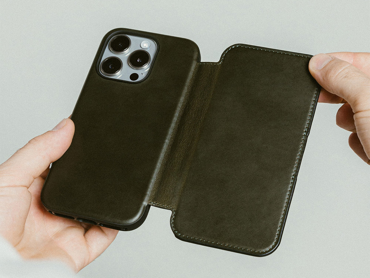 Nomad Modern Horween Leather Folio Groen - iPhone 16 Pro Max hoesje