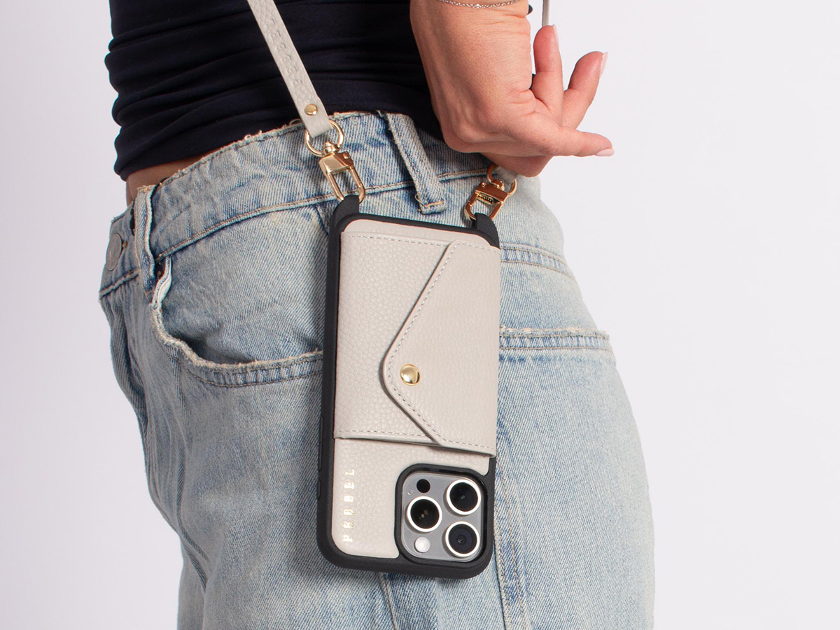 Pebbel Crossbody Case met Koord - iPhone 16 Pro Hoesje Leer Greige