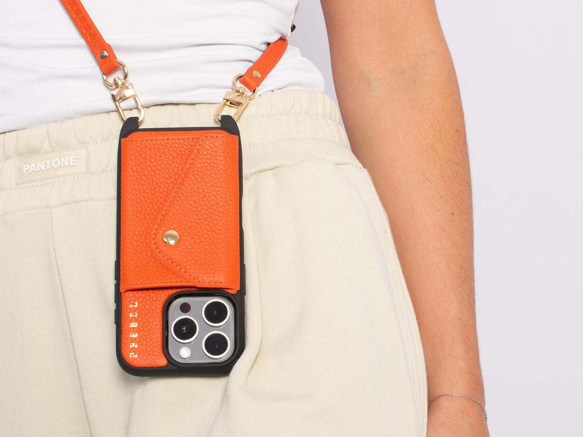 Pebbel Crossbody Case met Koord - iPhone 16 Pro Max Hoesje Leer Oranje